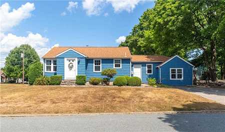 17 Grasslands Rd East Greenwich, RI 02818