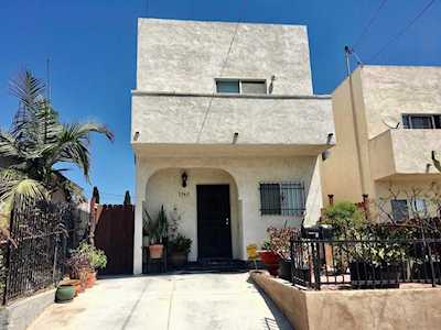 3742 Harding Ave San Diego, CA 92113