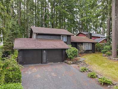 3136 La Linda Ct SE Port Orchard, WA 98366