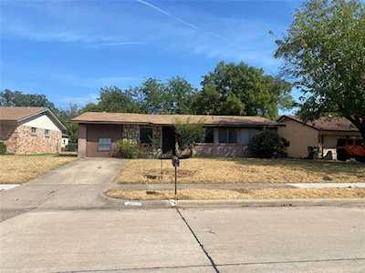 1605 Hawthorne Lane Plano, TX 75074