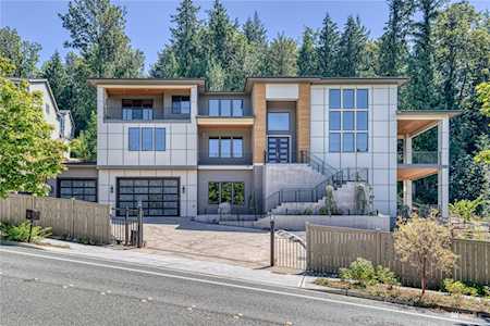 16677 SE Cougar Mountain Way Bellevue, WA 98006