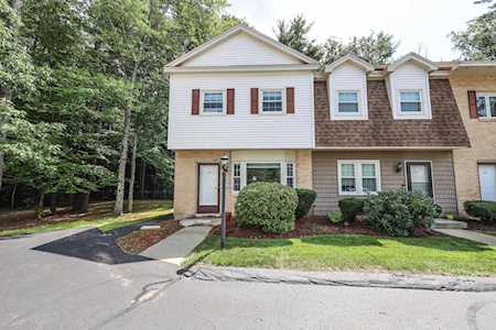 42 Golfview Dr Manchester, NH 03102