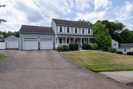 12 Hilltop Farm Rd Auburn, MA 01501