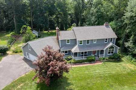 131 Brookhaven Dr East Longmeadow, MA 01028