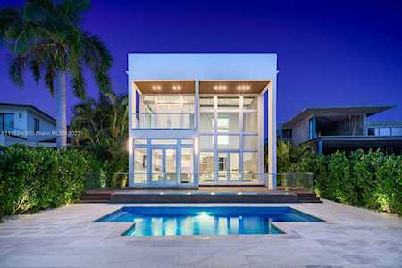 334 S Parkway Golden Beach, FL 33160