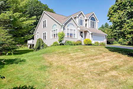 6 St Andrews Circle Dover, NH 03820
