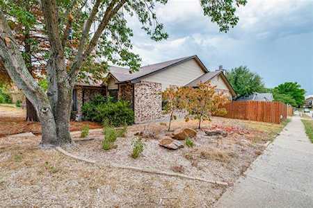 2723 Stratford Court Euless, TX 76039