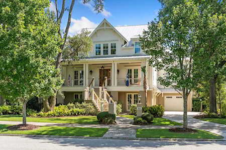 443 Island Park Dr Charleston, SC 29492
