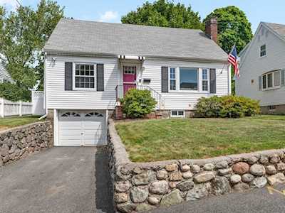 67 Roberts Rd Medford, MA 02155
