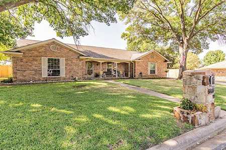 6404 Suncrest Court North Richland Hills, TX 76180