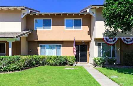 17711 La Rosa Ln Fountain Valley, CA 92708