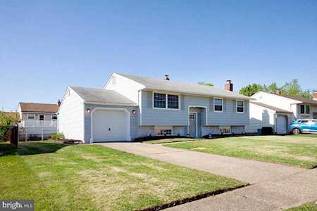 328 Anthony Dr Bellmawr, NJ 08031
