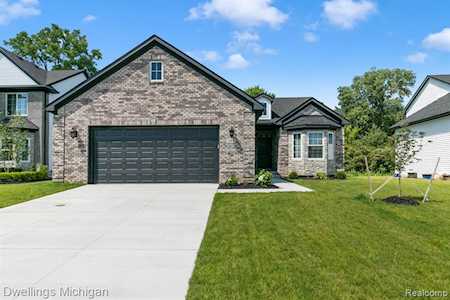 595 Falcon Dr Dundee Vlg, MI 48131