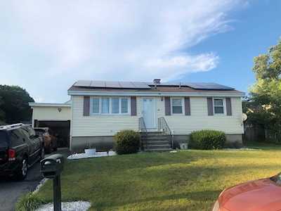 41 New Caster Dr Lowell, MA 01854