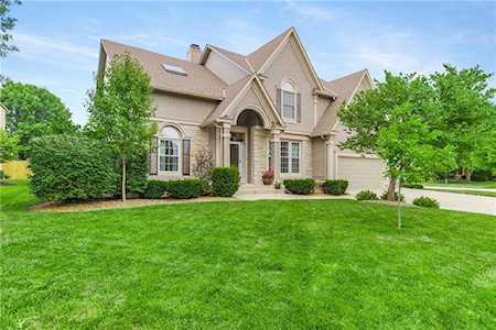 14002 W 74th St Shawnee, KS 66216