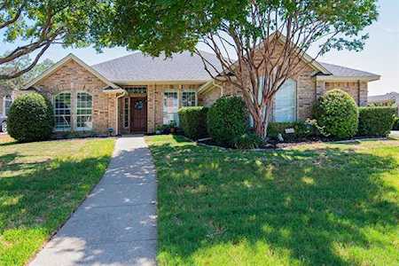 8424 Grand View Drive North Richland Hills, TX 76182