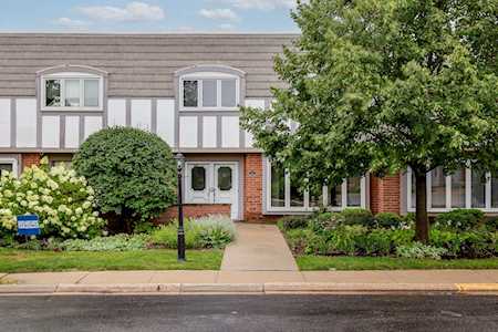 715 Concorde Dr Highland Park, IL 60035