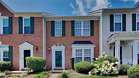 2002 Cramerton Village Dr Cramerton, NC 28032