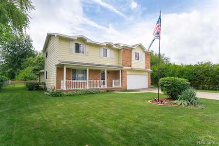 5490 Independence Colony Rd Grand Blanc Twp, MI 48439
