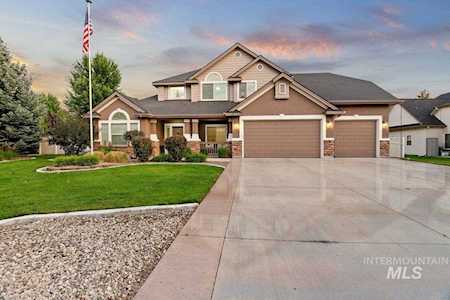 239 W Cobblestone Ct Eagle, ID 83616