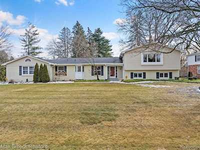 4423 Ardmore Dr Bloomfield Twp, MI 48302