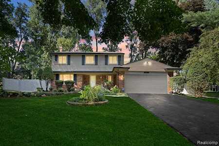 28152 Statler Ln Farmington Hills, MI 48334