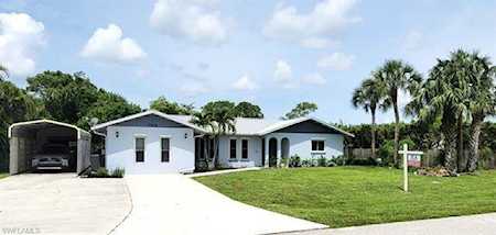27078 Oliver Dr Bonita Springs, FL 34135