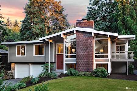 15635 SE 42nd Ct Bellevue, WA 98006