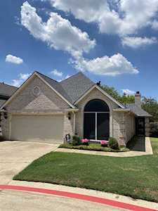 712 Ashbrook Court Euless, TX 76039