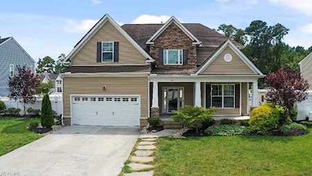 817 Evelyn Way Chesapeake, VA 23322