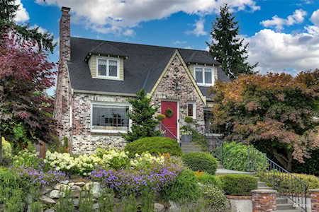 4541 51st Ave NE Seattle, WA 98105