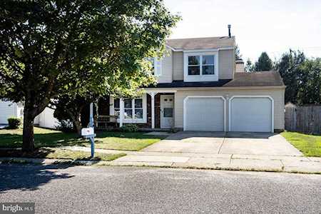 18 Sleepy Hollow Ln Sicklerville, NJ 08081