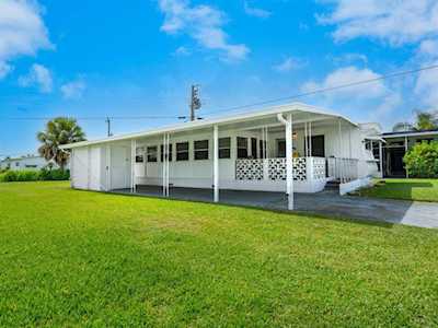 1532 Blind Brook Dr Sarasota, FL 34234