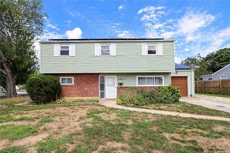 903 New Hampshire Avenue Bay Shore, NY 11706