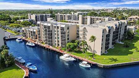 8 Royal Palm Way #2010 Boca Raton, FL 33432