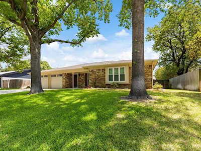 7016 Post Oak Drive North Richland Hills, TX 76182
