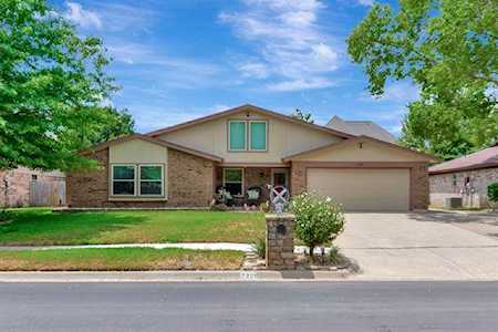 7221 Stonybrooke Drive North Richland Hills, TX 76182