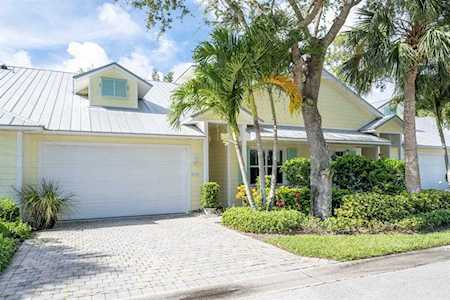 416 SW Pineapple Square Vero Beach, FL 32962