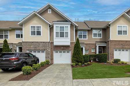 10126 Lynnberry Place Raleigh, NC 27617