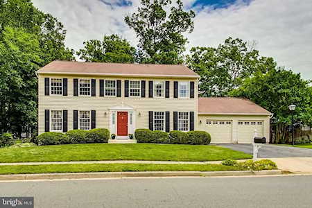1715 Firewood Ct Herndon, VA 20170