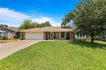 3701 Dauphine Court Arlington, TX 76016
