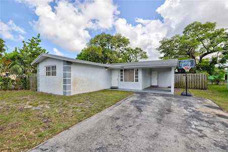 3150 NW 4th Pl Lauderhill, FL 33311