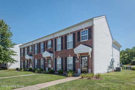 6931 Arbor Creek Dr Louisville, KY 40228
