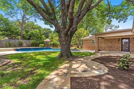1808 Elm Crest Drive Arlington, TX 76012