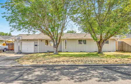 1220 Vista Dr Central Point, OR 97502