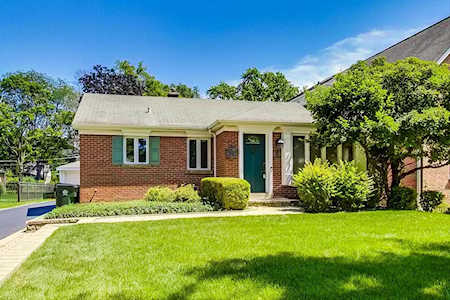 623 N Beverly Ln Arlington Heights, IL 60004
