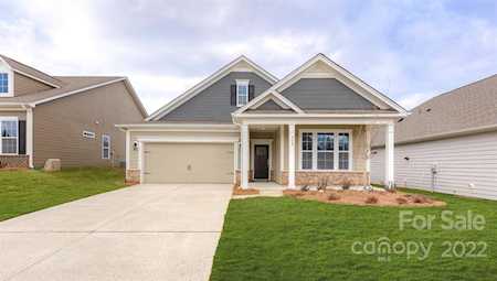 31 Thornberry Rd Hendersonville, NC 28739