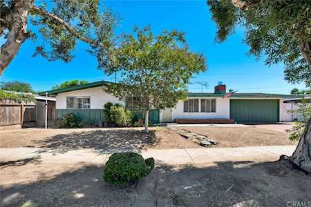 270 Sierks St Costa Mesa, CA 92627
