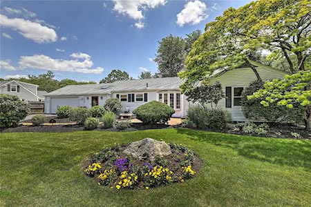 134 Naushon Rd Pawtucket, RI 02861