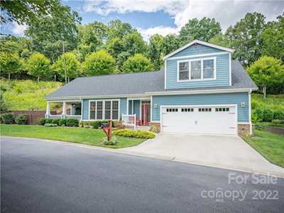 40 Pinebrook Club Dr Asheville, NC 28804
